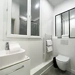 Urbanflat 126 - Grand Appartement Parisien Dans Le Centre